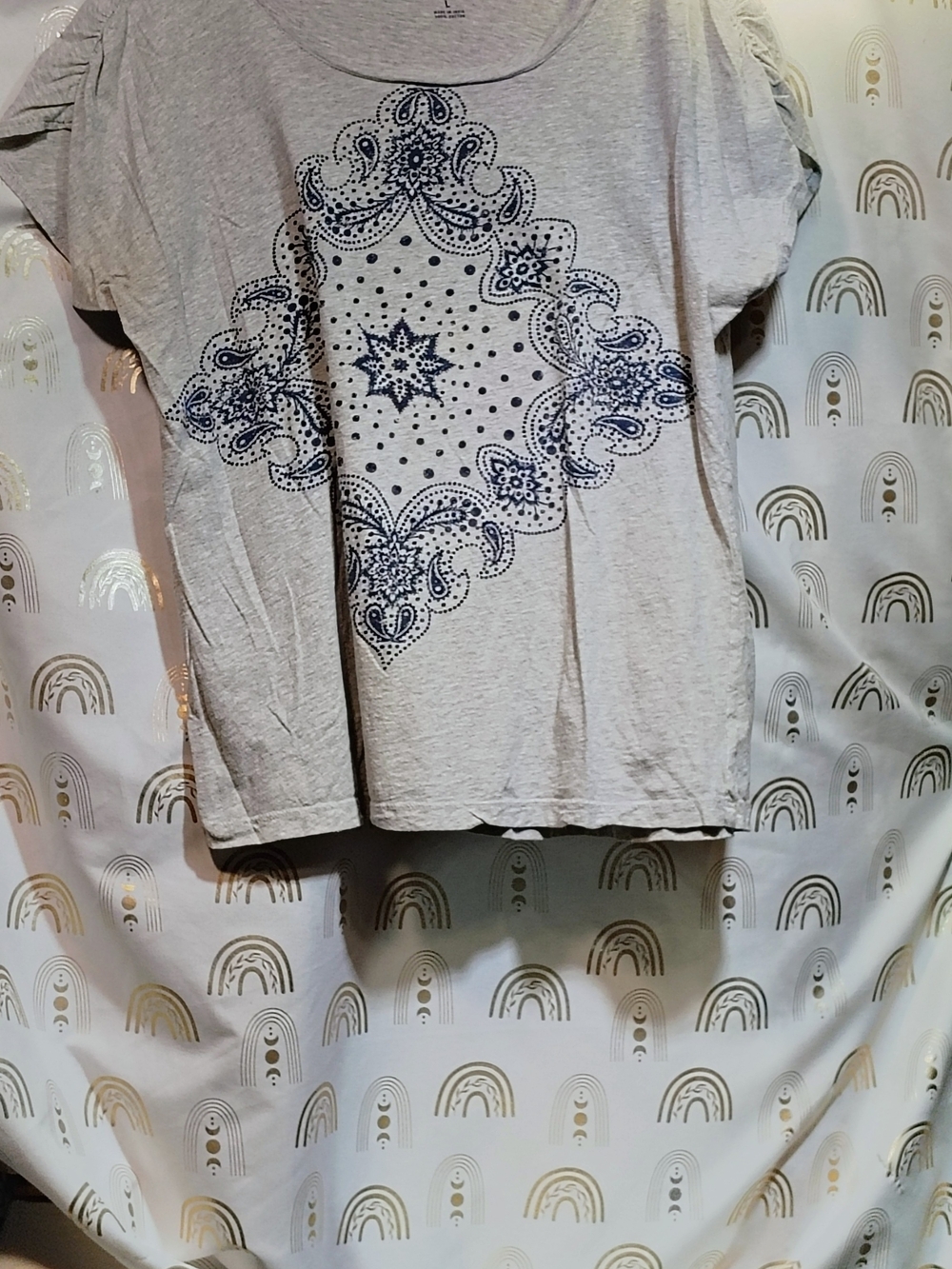G.H. Bass & Co. Gray Short Sleeve Tee with Navy Bandana Print